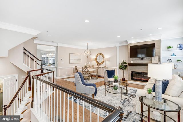 17 ALEXANDER ST, Alexandria, VA 22314