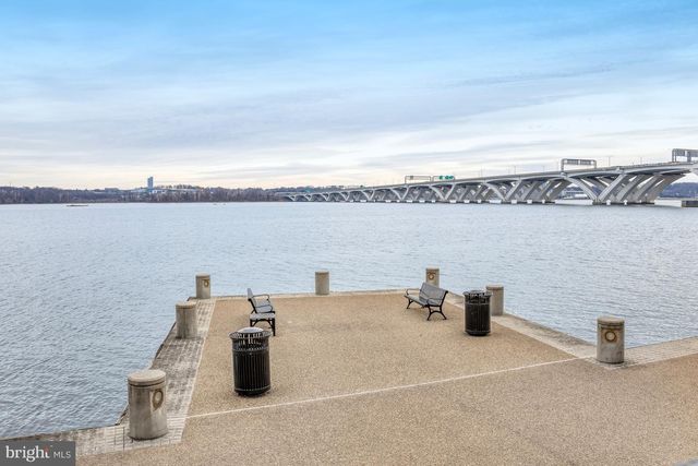 17 ALEXANDER ST, Alexandria, VA 22314