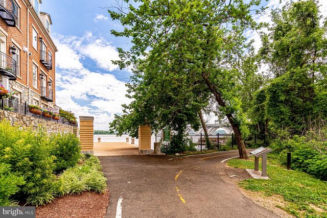 17 ALEXANDER ST, Alexandria, VA 22314