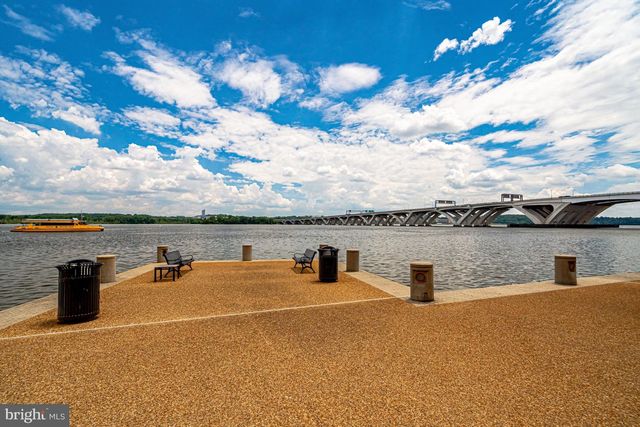 17 ALEXANDER ST, Alexandria, VA 22314