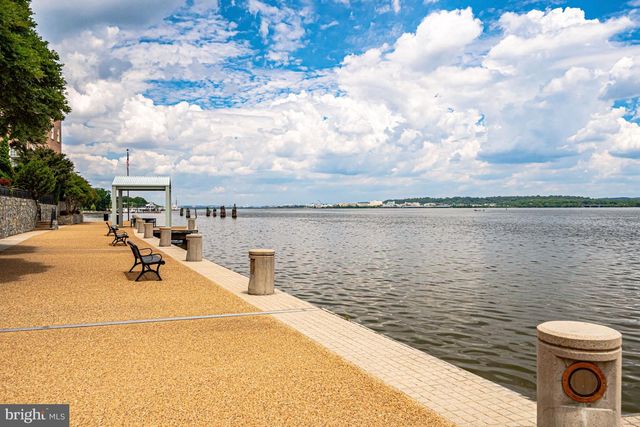 17 ALEXANDER ST, Alexandria, VA 22314