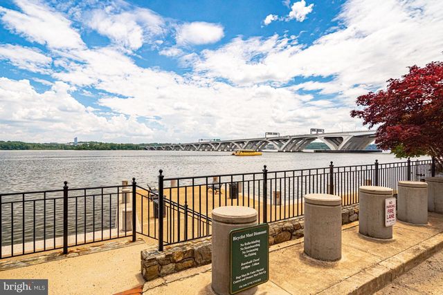 17 ALEXANDER ST, Alexandria, VA 22314