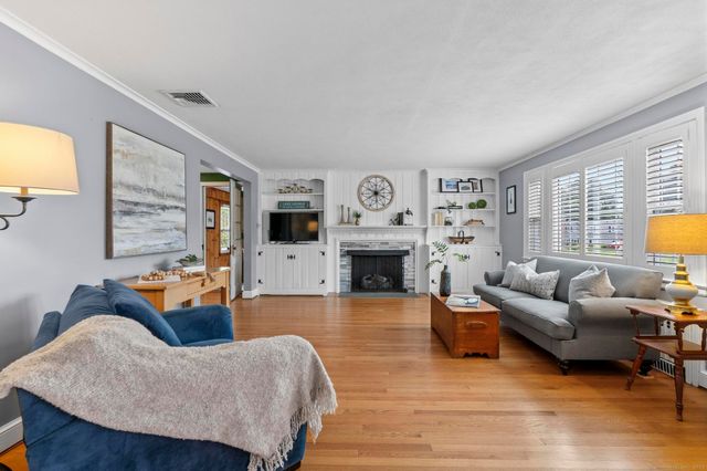 26 Baldwin Street, West Hartford, CT 06110