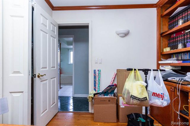 30400 Lisch Street, Gibraltar, MI 48173