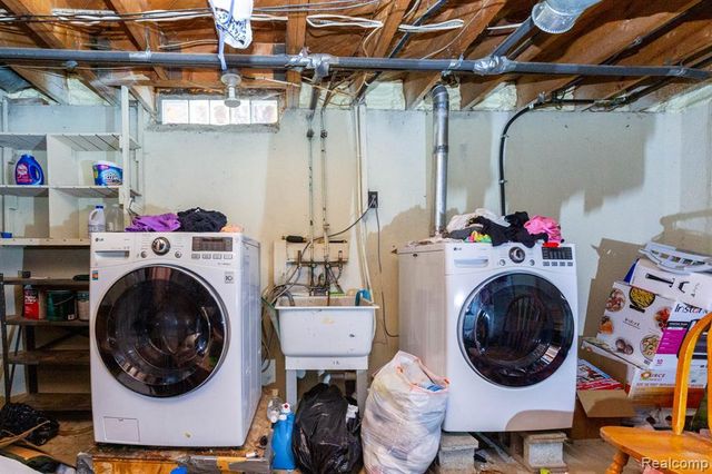 30400 Lisch Street, Gibraltar, MI 48173