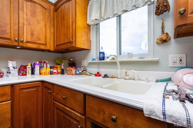 30400 Lisch Street, Gibraltar, MI 48173