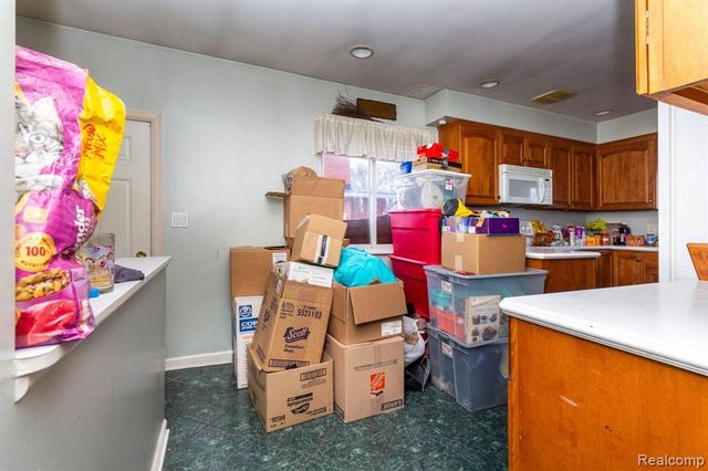 30400 Lisch Street, Gibraltar, MI 48173