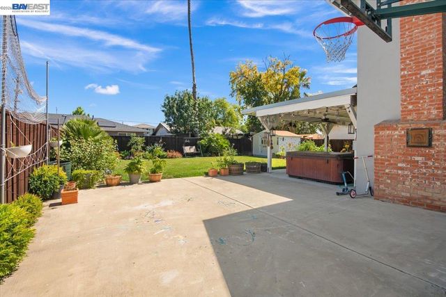 527 Lorren Way, Livermore, CA 94550