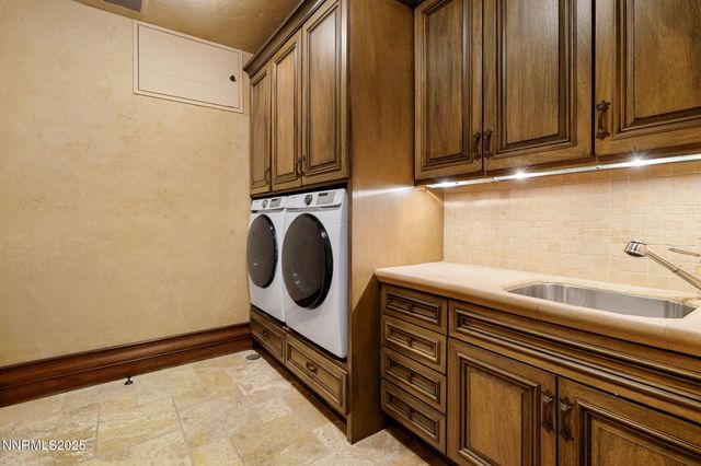 2490 Manzanita Lane, Reno, NV 89509