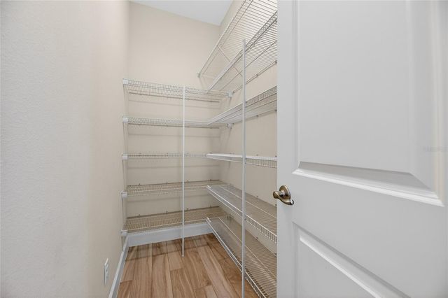 1008 W RIVER DRIVE, Temple Terrace, FL 33617