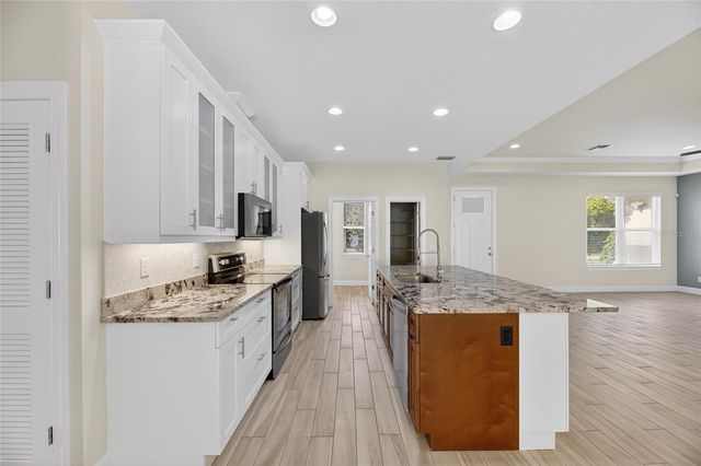 1008 W RIVER DRIVE, Temple Terrace, FL 33617