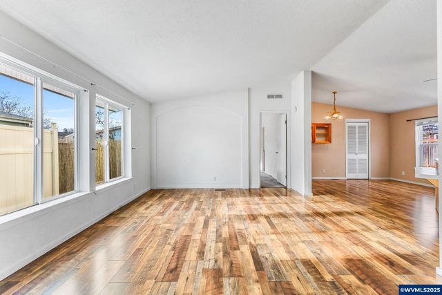 5155 Nordic Ct N, Keizer, OR 97303