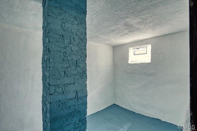 4471 Dewey Avenue, St Louis, MO 63116