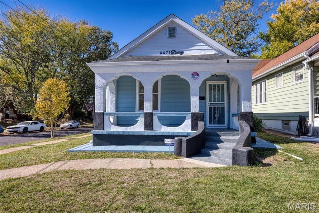 4471 Dewey Avenue, St Louis, MO 63116