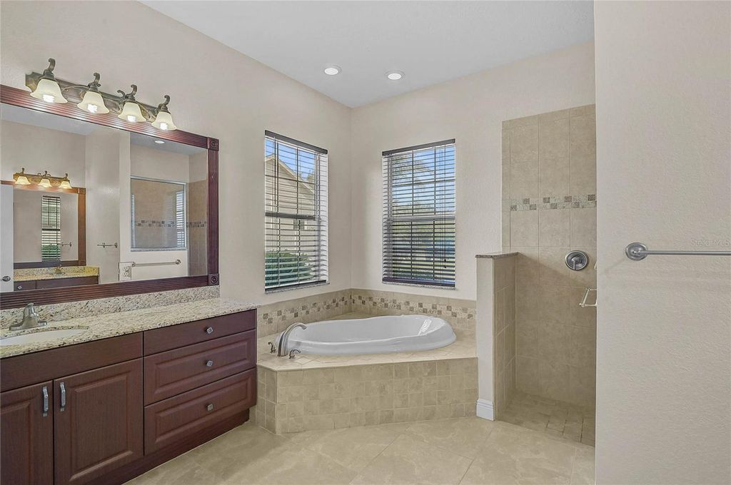 Image 16 of property listing at 14518 17TH AVENUE E, Bradenton, FL 34212