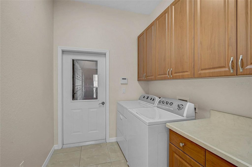 Image 7 of property listing at 14518 17TH AVENUE E, Bradenton, FL 34212