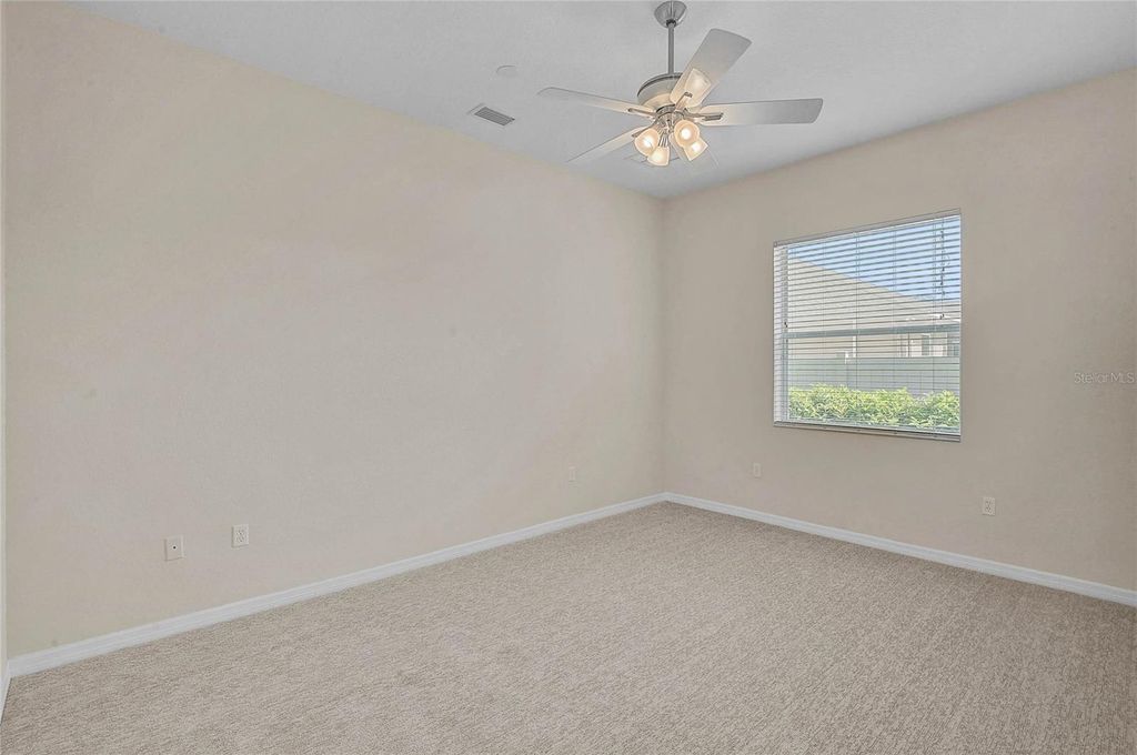 Image 10 of property listing at 14518 17TH AVENUE E, Bradenton, FL 34212