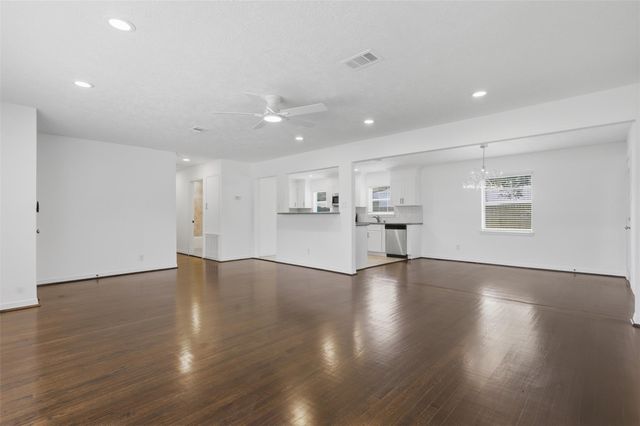 10033 Whiteside Lane, Houston, TX 77080