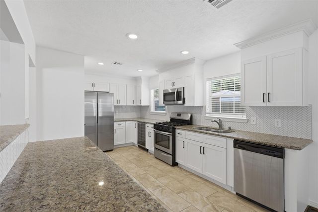 10033 Whiteside Lane, Houston, TX 77080