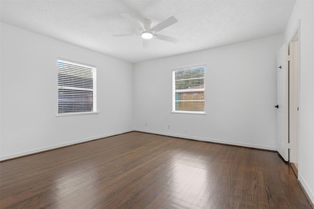 10033 Whiteside Lane, Houston, TX 77080