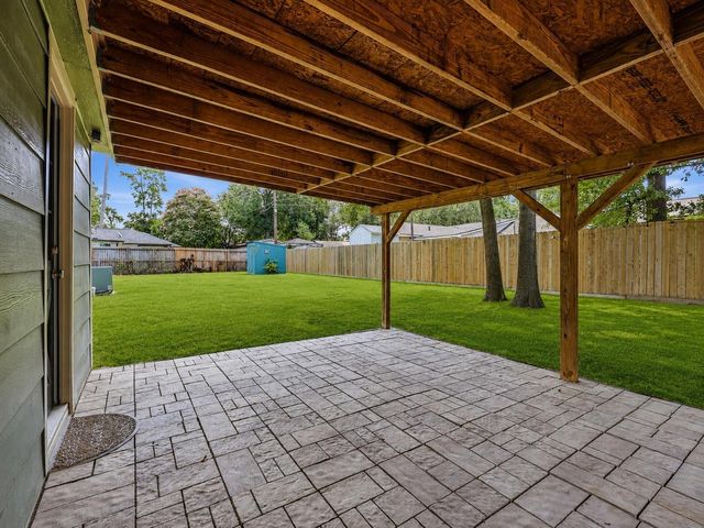 10033 Whiteside Lane, Houston, TX 77080