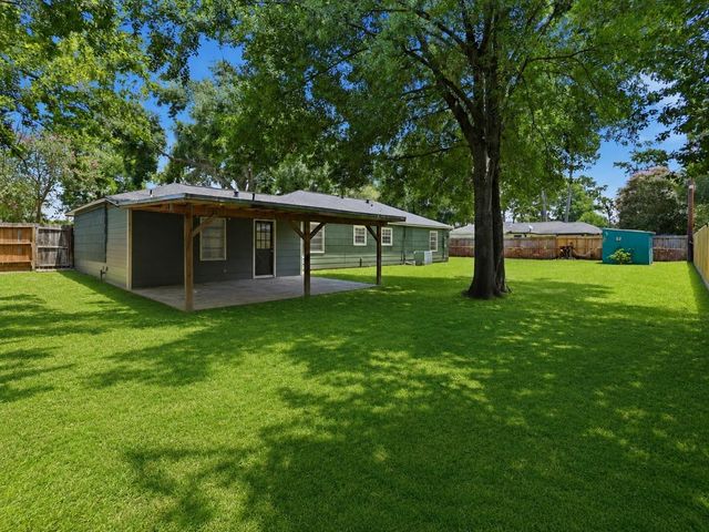 10033 Whiteside Lane, Houston, TX 77080