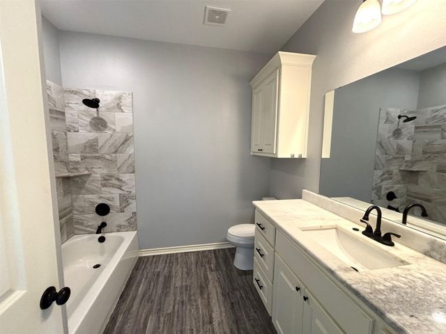 196 Twisted Oaks Drive, Rusk, TX 75785