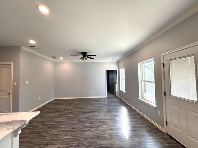 196 Twisted Oaks Drive, Rusk, TX 75785