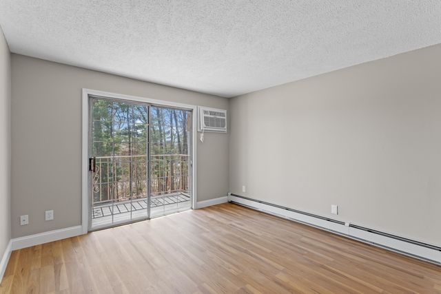 379 Huse Rd Unit 34, Manchester, NH 03103