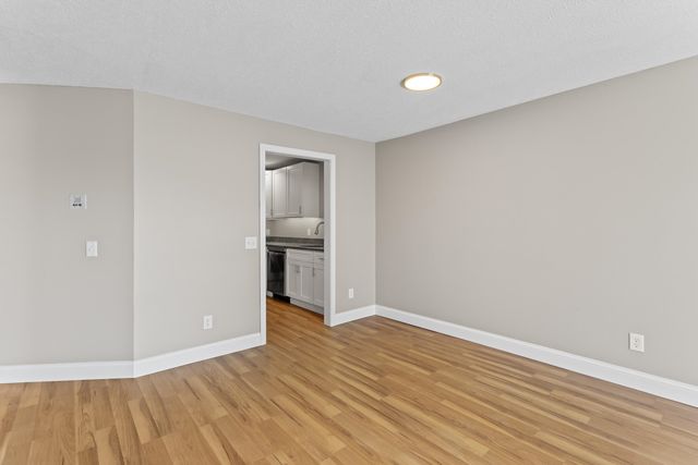379 Huse Rd Unit 34, Manchester, NH 03103