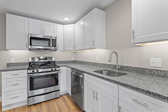 379 Huse Rd Unit 34, Manchester, NH 03103