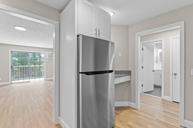 379 Huse Rd Unit 34, Manchester, NH 03103