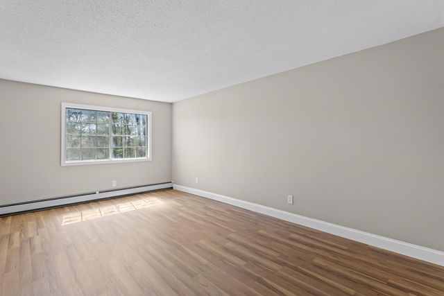 379 Huse Rd Unit 34, Manchester, NH 03103