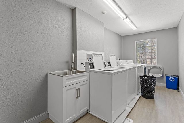 379 Huse Rd Unit 34, Manchester, NH 03103