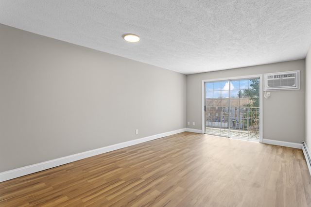 379 Huse Rd Unit 34, Manchester, NH 03103
