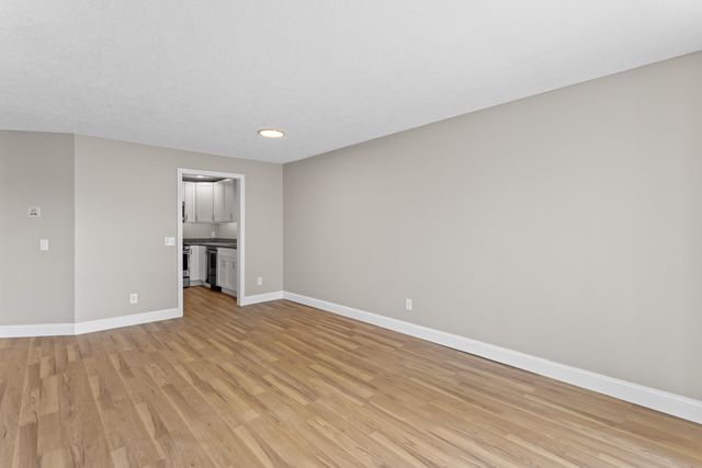 379 Huse Rd Unit 34, Manchester, NH 03103