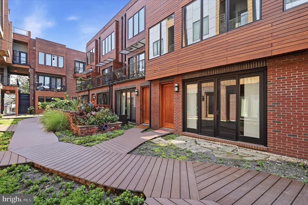 1247 E COLUMBIA AVE #4, PHILADELPHIA, PA 19125 — exterior