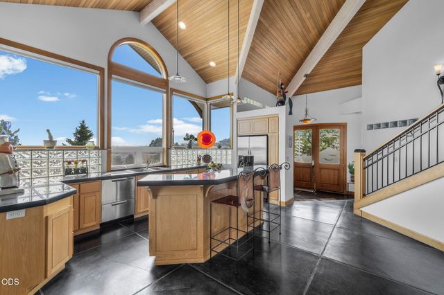 59641 Calgary Loop, Bend, OR 97702