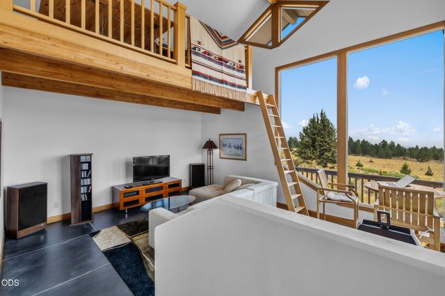 59641 Calgary Loop, Bend, OR 97702
