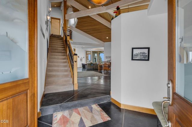 59641 Calgary Loop, Bend, OR 97702