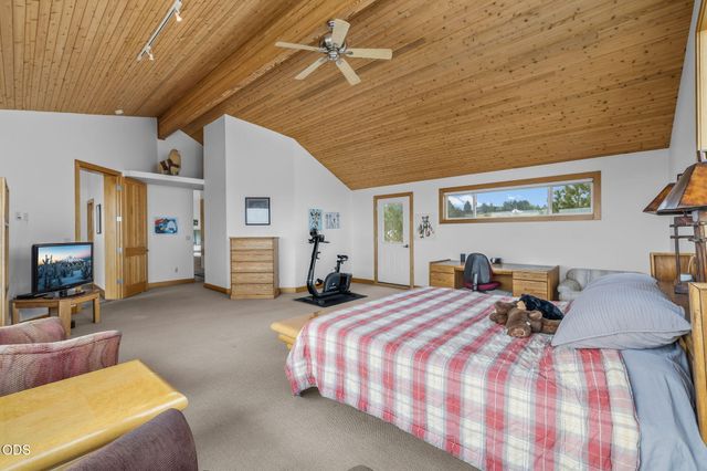 59641 Calgary Loop, Bend, OR 97702
