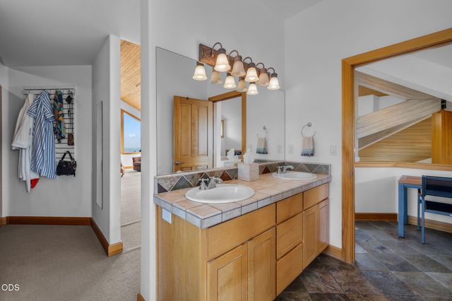 59641 Calgary Loop, Bend, OR 97702