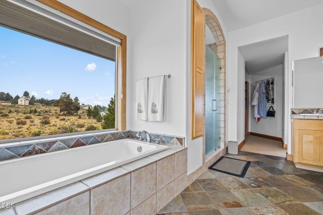 59641 Calgary Loop, Bend, OR 97702