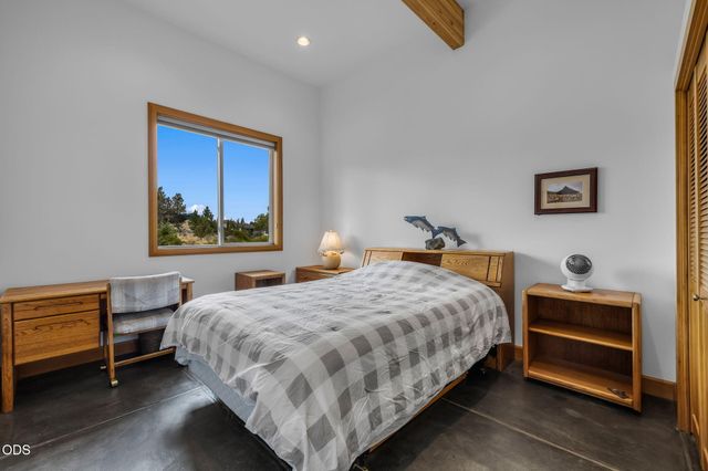 59641 Calgary Loop, Bend, OR 97702