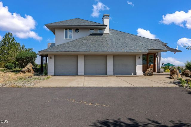 59641 Calgary Loop, Bend, OR 97702