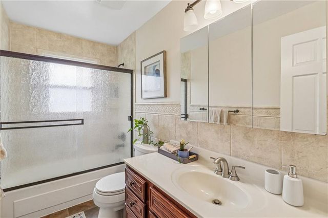 20077 199th Street, Tonganoxie, KS 66086