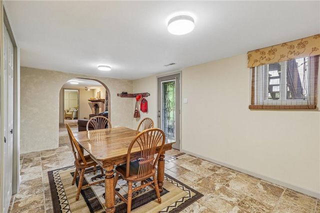 20077 199th Street, Tonganoxie, KS 66086