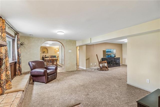 20077 199th Street, Tonganoxie, KS 66086