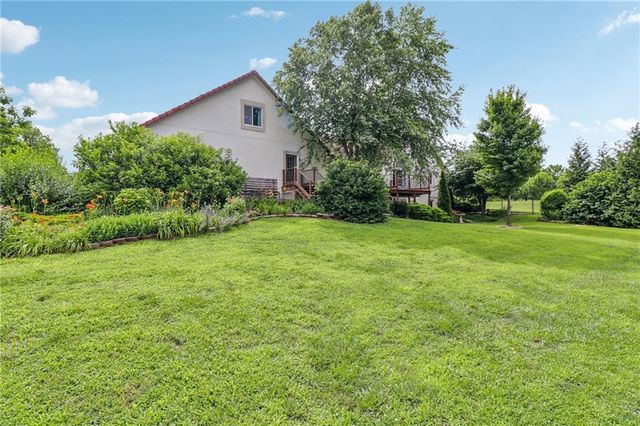 20077 199th Street, Tonganoxie, KS 66086