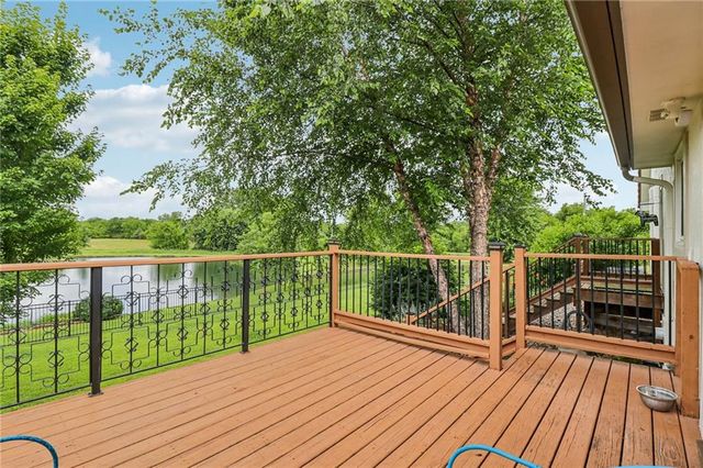 20077 199th Street, Tonganoxie, KS 66086